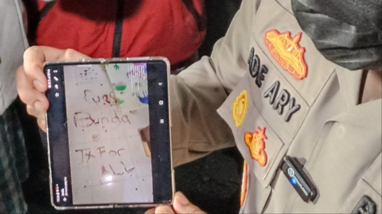 Bikin Merinding, Ayah Pembunuh 4 Anak Kandungnya di Jagakarsa Alami Kejadian Mengerikan Ini di Ruang Tahanan
            - galeri foto