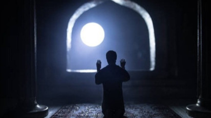 Bukan Jam Tiga Dini Hari, Ternyata Shalat Tahajud Disarankan Ustaz Adi Hidayat Adalah Jam Segini