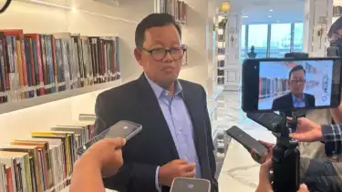 Ketua DPP Partai NasDem Sugeng Suparwoto saat memberikan keterangan pers di NasDem Tower, Jakarta, Kamis (30/5/2024).