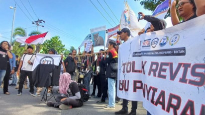 Tolak Keras RUU Penyiaran, Ramai-ramai Jurnalis dan Mahasiswa Gelar Aksi Damai di Kepri
