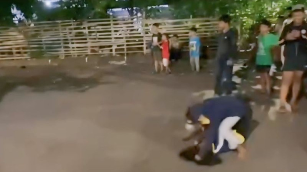 Viral Empat Remaja Perempuan Berkelahi di Cakung Jaktim, Ternyata Hanya karena Masalah Ini...
            - galeri foto