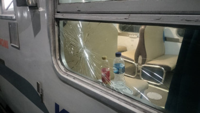 Diduga Ada Suporter Persib, Kereta Pasundan Dilempari di Surabaya, PT KAI Lapor Polisi