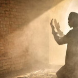 Hati-hati Saat Berdoa, Bukan Diijabah Justru Menjadi Musibah Jika Memohon dengan Cara yang Salah, Begini Penjelasannya