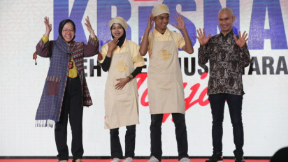 Mensos Risma Bantu Pasarkan Produk PENA Lewat Pusat Oleh-oleh Krisna Nusantara