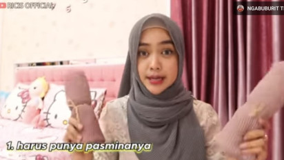 Tutorial Pashmina Plisket 3 Detik Doang ala Ria Ricis Bisa Dipakai Anak Muda dan Orang Tua Terlihat Lebih Muda