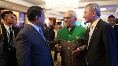 Momen Hangat Prabowo Rangkul Presiden Timor Leste Ramos Horta di Tengah Forum IISS Shangri-la