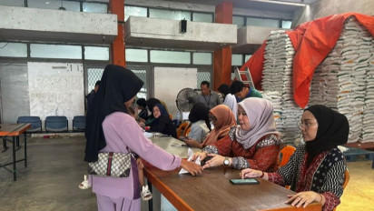 Pos Indonesia Berhasil Salurkan Hampir 4 Juta Paket Bansos Sembako dan PKH ke Penerima Manfaat