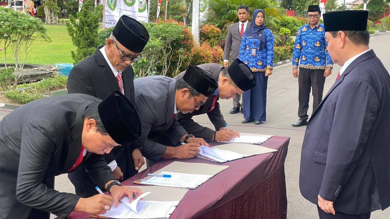 Pejabat Eselon II dan III Pemkab Kotim Tandatangani Pakta Integritas Antikorupsi
            - galeri foto