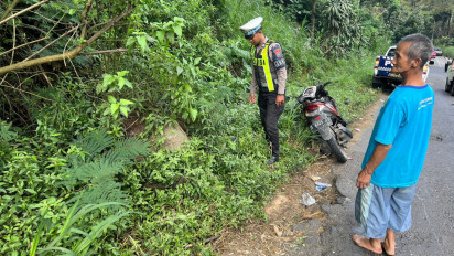 Motor yang Ditumpangi Pasutri dan Anak Tabrak Pikap di Klemuk Batu, Satu Tewas di Tempat