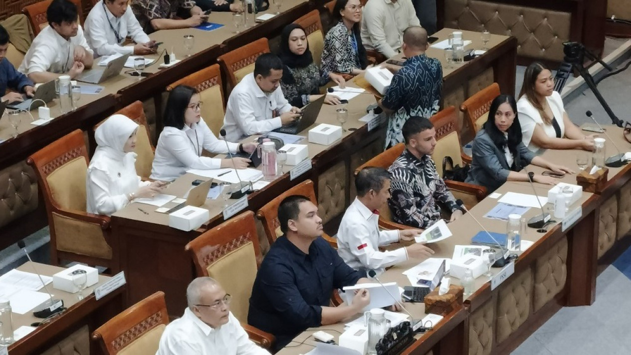 Anggota DPR Tiba-Tiba Minta Shin Tae-yong Mainkan 60% Pemain Lokal di Timnas Indonesia, Pemain Naturalisasi Mulai Dipinggirkan?
            - galeri foto