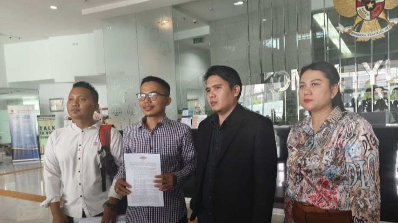 Tiga Hakim MA yang Putuskan Batas Usia Calon Kepala Daerah Dilaporkan ke Komisi Yudisial, Ini Alasannya
            - galeri foto