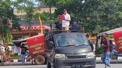 Tuntut Hak, Korban Malioboro City Bawa Gerobag Sapi Mengepung Kantor Bupati Sleman