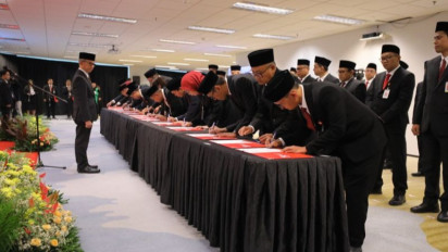 Diklaim Sebagai Kandidat Terbaik, Ketua OJK Lantik Sejumlah Kepala OJK Daerah dan Pejabat Setingkat Kepala Departemen