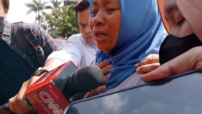 Tangis Haru Ibu Pegi Alias Perong Usai Jenguk Anaknya di Ruang Tahanan Polda Jabar, Kartini: Alhamdulillah Pegi Sehat, tapi Saya Merasa Sakit
