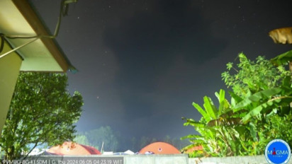 Erupsi Gunung Ibu Ciptakan Abu Vulkanik Setinggi Lima Kilometer