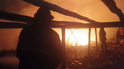 Kebakaran Hebat Landa Kandang Ternak di Gresik, 10 Ekor Kambing Mati Terpanggang