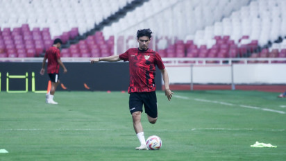 Berita Foto: Kondisi Lapangan Stadion GBK Ketika Official Training Timnas Indonesia vs Irak