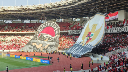 Ultras Garuda dan La Grande Kompak Bentangkan Koreo di Stadion GBK dalam Pertandingan Timnas Indonesia vs Irak