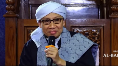 Bangun Kesiangan, Kerjakan Shalat Tahajud Mendekati Subuh atau Jelang Matahari Terbit, Memangnya Boleh? Kata Buya Yahya Waktu yang Tepat...