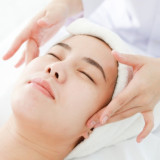 Cara Aman dan Efektif Mengatasi Pigmentasi Kulit, dari Skincare Harian hingga Teknologi Klinik Modern