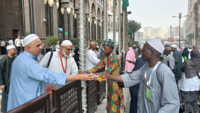 Beruntungnya Orang yang Bersedekah Makanan di Tanah Haram