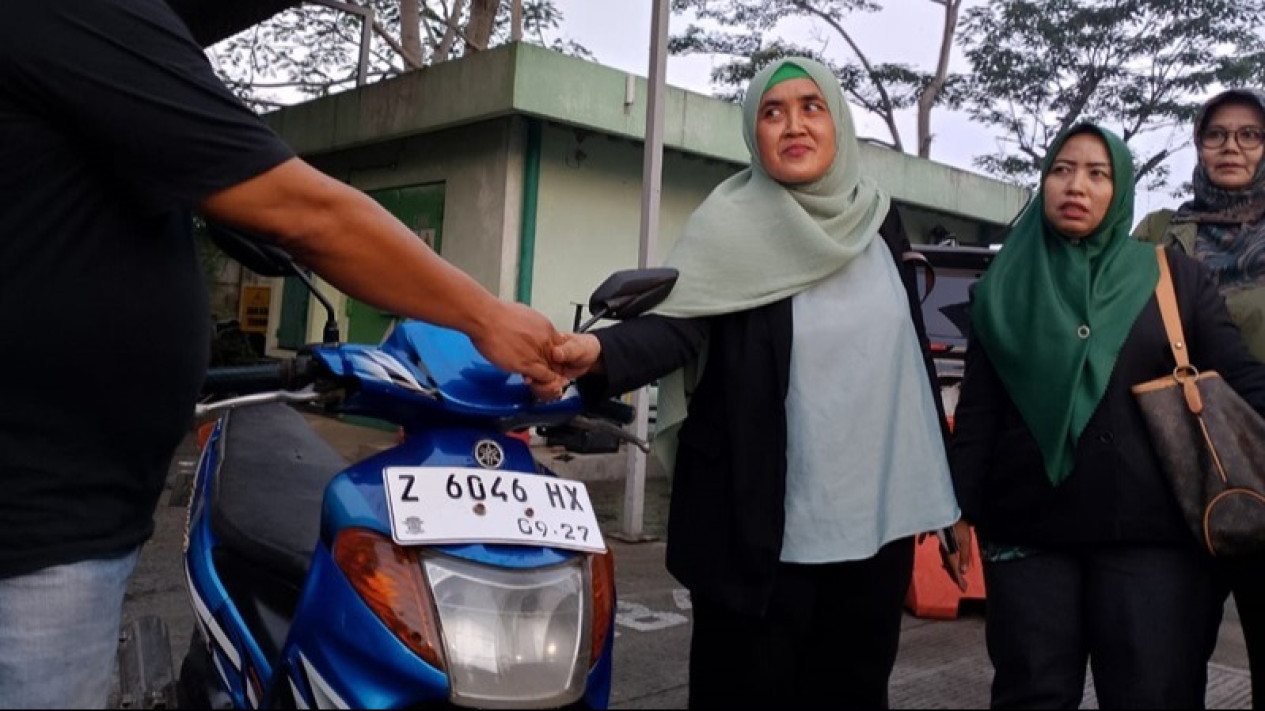 Terang Benderang, Polda Jabar Disebut 'Melunak' Akhirnya Balikin Motor Nouvo Kesayangan Milik Pegi Setiawan Alias Perong, Ternyata Ini Alasannya..
            - galeri foto