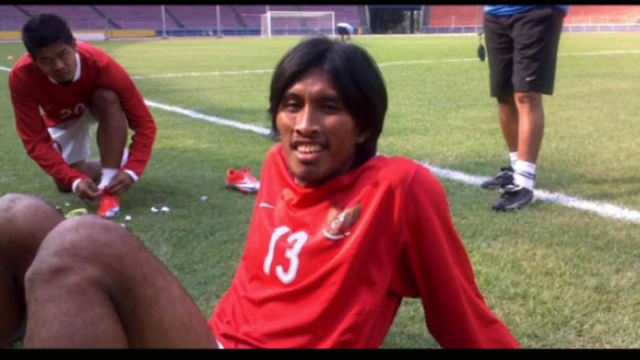 Suara Hati Budi Sudarsono, Akhirnya Jujur Mengapa Dulu Dia Emosi Sampai Tendang Kaca hingga Harus Dioperasi, Ternyata Eks Pemain Timnas Indonesia itu...
            - galeri foto