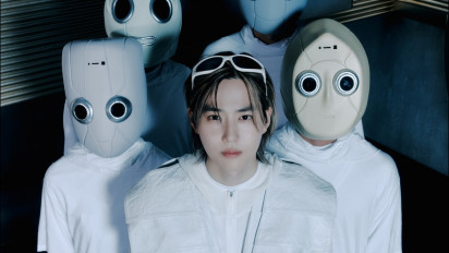 Tak Hanya Konser, SUHO Turut Gelar Fansign di Jakarta