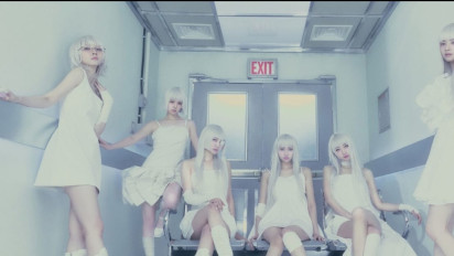 Lirik Lagu ZOMBIE - EVERGLOW dalam Romanization Hangul dan Terjemahan Bahasa Indonesia