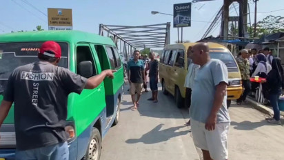 Angkudes Mogok Protes Odong-odong Angkut Penumpang Umum, Ratusan Pelajar di Bumiayu Brebes Terlantar