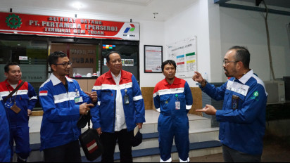 Dirut Pertamina Patra Niaga Turun Langsung Cek Kondisi Pipa Tuban
