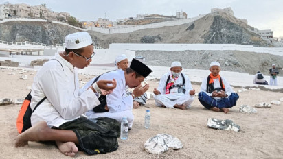 Masya Allah, Makam Mbah Moen Hanya Berjarak 50 Meter dari Makam Siti Khadijah RA dan Selalu Ramai dengan Peziarah, Bahkan Ustaz Adi Hidayat Pernah Mengatakan Ini…