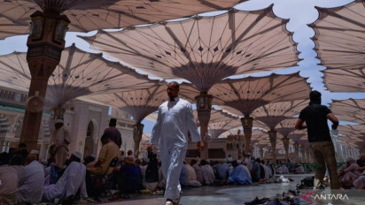 Ketika Smart Robot Layani Jamaah Calon Haji di Masjid Nabawi