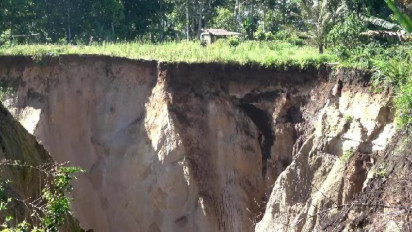 Resahkan Warga, Fenomena Tanah Longsor di Desa Bandar Baru Lampung Barat