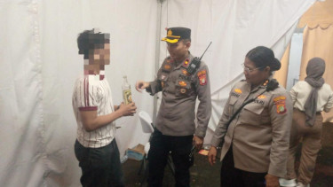 Bawa Miras Hingga Flare ke Stadion GBK, 3 Suporter Timnas Indonesia Diamankan PolisiÂ 