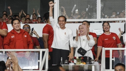 Presiden Jokowi 'Berulah' saat Timnas Indonesia Menang Lawan Filipina di Stadion Gelora Bung Karno, Ternyata Sempat Lakukan Ini