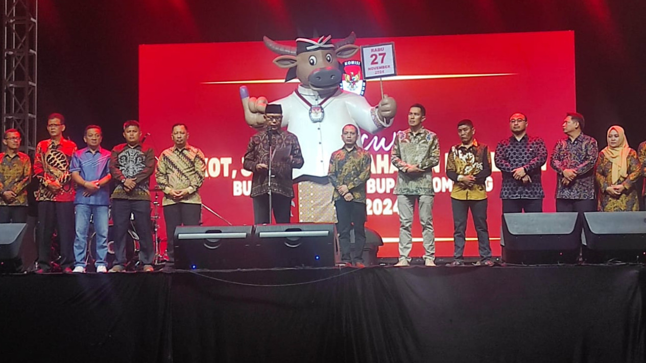 KPU Jombang Luncurkan Maskot Si Kebo Kicak Demokrasi dan Jingle Pilkada 2024
            - galeri foto