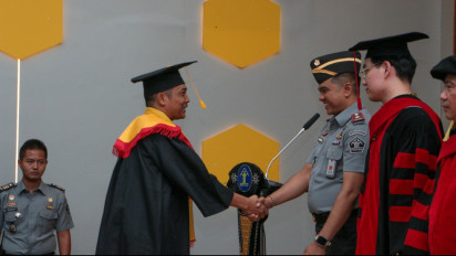 Berhasil Selesaikan Pendidikan Diploma 1 Teologi, 15 Warga Binaan Lapas I Madiun Laksanakan Wisuda