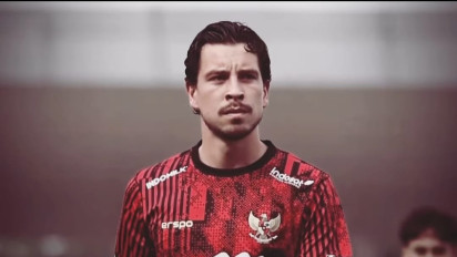 Momen Haru Thom Haye Menangis dan Peluk sang Ayah Usai Cetak Gol Perdana di Laga Lawan Filipina, Netizen: Stop Kata-kata Naturalisasi, Dia...