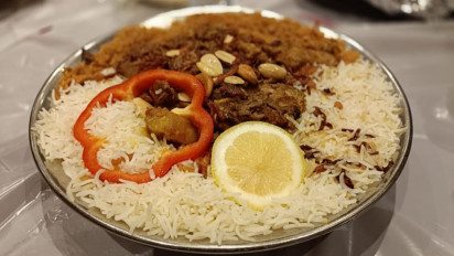 Sensasi Makan Daging Unta di Restoran Timur Tengah di Mekkah, Ternyata Lembut dan Lezat