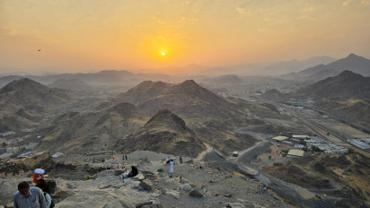 Langit Dipenuhi Sayap Malaikat Jibril, Saat Nabi Muhammad SAW Menerima Wahyu di Gua Hira