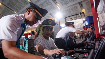 Berita Foto: Simulator Kereta LRT Hadir di Jakarta Fair 2024