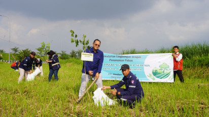 Lestarikan Lingkungan di Sekitar Ruas Tol, Medan-Binjai Toll Tanam 100 Pohon Trembesi