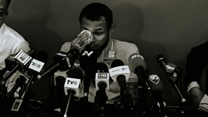 Bintang Malaysia Faisal Halim Muncul ke Publik Pertama Kali Usai Jadi Korban Siraman Air Keras, Kondisinya Menyedihkan