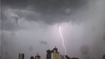 BMKG Rilis Prakiraan Cuaca Ibu Kota Provinsi Minggu Ini, Jakarta dan Surabaya Berpotensi Hujan Petir