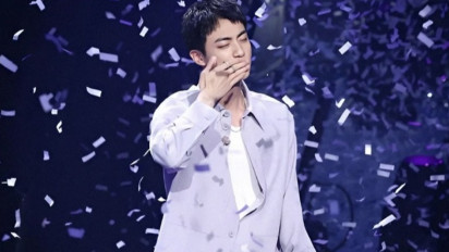 Polisi Sudah Terima Aduan soal Penggemar yang Nekat Cium Jin BTS