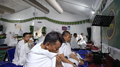 Jemaah Calon Haji Maktour Khusyuk saat Jalani Wukuf di Arafah, Berharap Doa-doa Diijabah Allah SWT