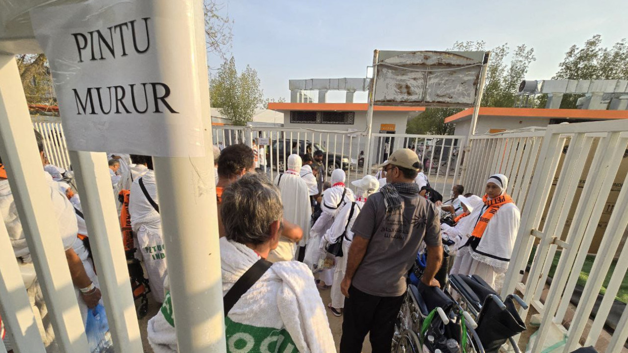 Jemaah Haji Indonesia Mulai Bergerak dari Arafah keep Muzdalifah
            - galeri foto