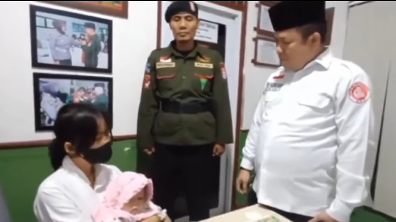 Cerita Pilu Anak Polisi di Bekasi Hamili Siswi SMP, Ibunya Minta Korban Gugurkan Kandungan
            - galeri foto