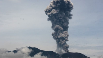 Erupsi Gunung Marapi Lontarkan Abu Vulkanik Setinggi 600 Meter